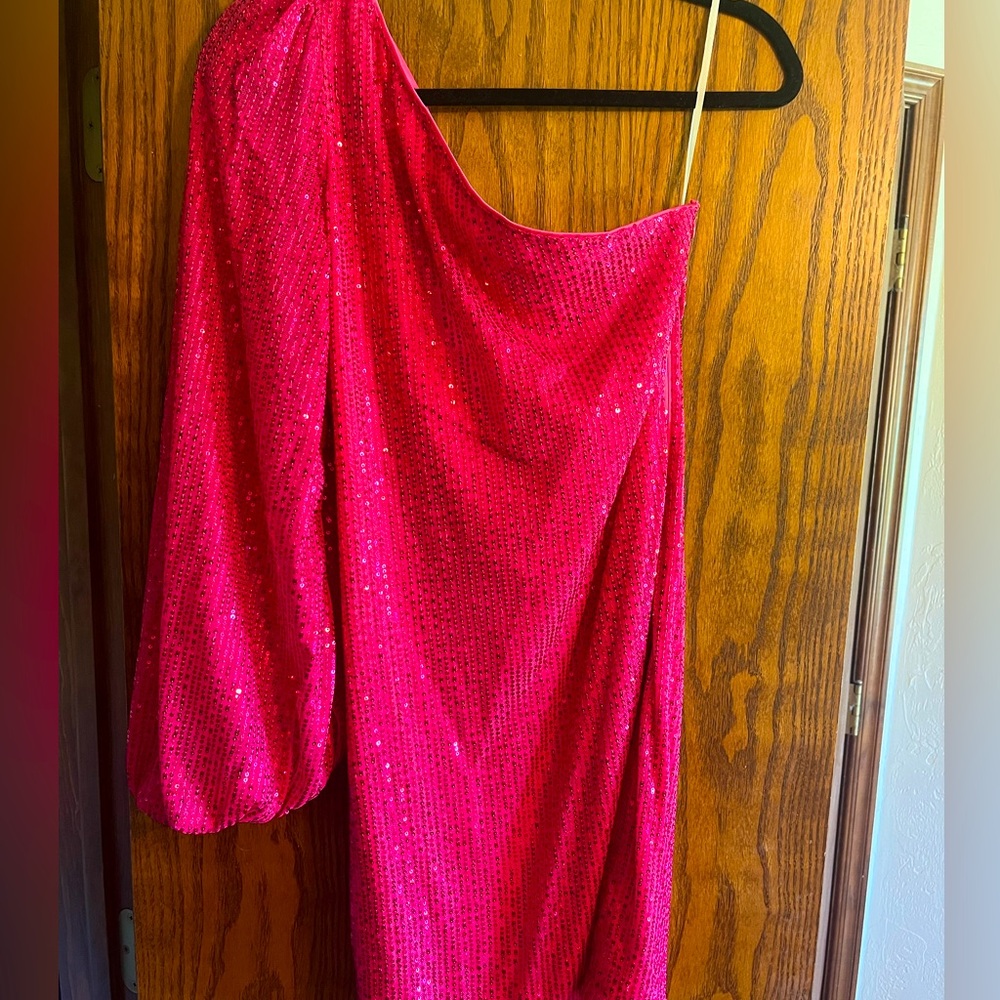 BRIGHT PINK ONE SHOULDER SEQUIN DRESS